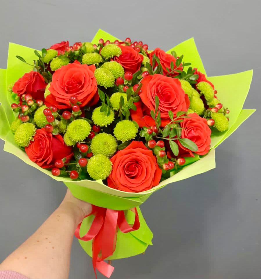 Букет цветов из: Хризантемы и Розы в Каменецкий