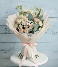 Букет цветов из:  Розы и Лизиантусы в Каменецкий