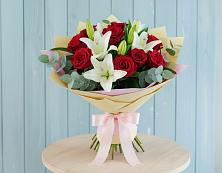 Букет цветов из:  Лилии и Розы в Каменецкий