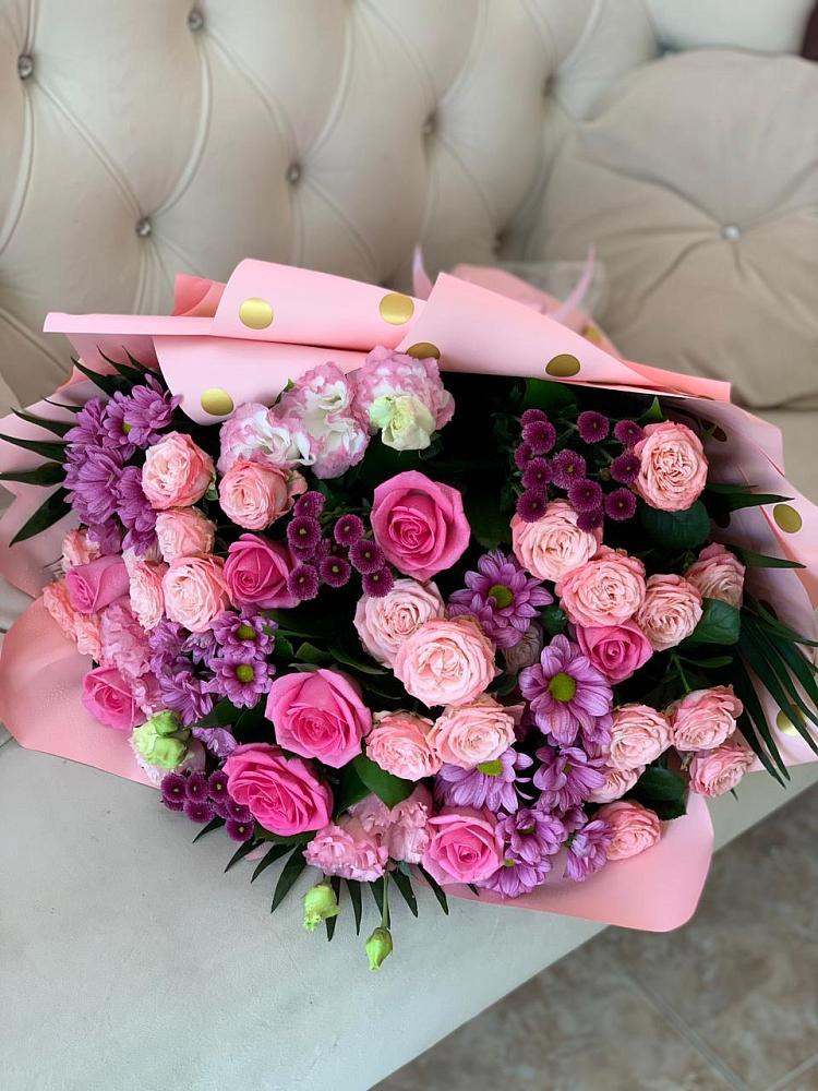 Букет цветов из: Хризантемы, Розы и Лизиантусы в Каменецкий