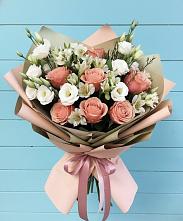 Букет цветов из:  Розы, Альстромерии и Лизиантусы #REPLACE_PRED# Каменецкий