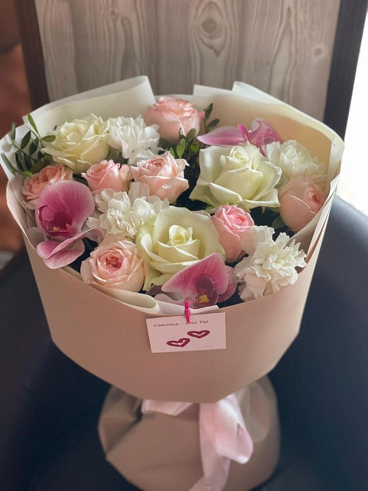 Букет цветов из: Орхидеи, Розы и Гвоздики в Каменецкий