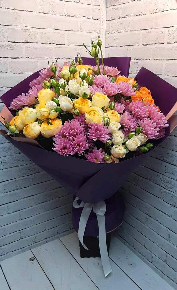 Букет цветов из: Хризантемы и Розы в Каменецкий