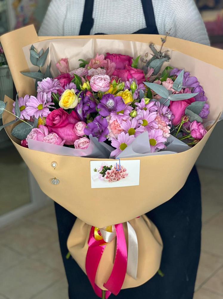 Букет цветов из: Хризантемы, Гвоздики и Альстромерии в Каменецкий