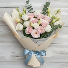 Букет цветов из:  Лизиантусы в Каменецкий