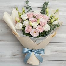 Букет цветов из:  Лизиантусы в Каменецкий