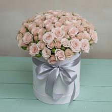 Цветочная композиция из Розы в шляпной коробке в Каменецкий