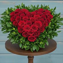 Цветочная композиция из Розы в виде сердца в Каменецкий