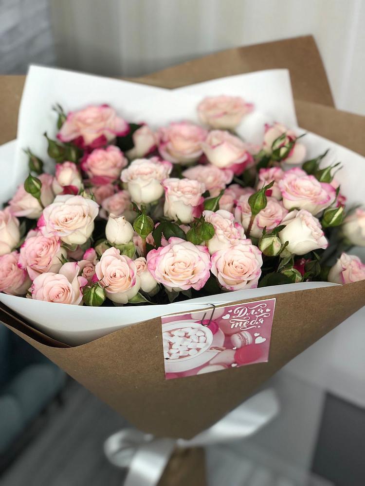 Букет цветов из: Розы в Каменецкий