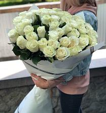 Букет 35 Белых роз в Каменецкий
