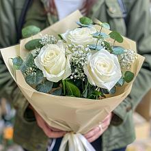Букет цветов из:  Розы в Каменецкий