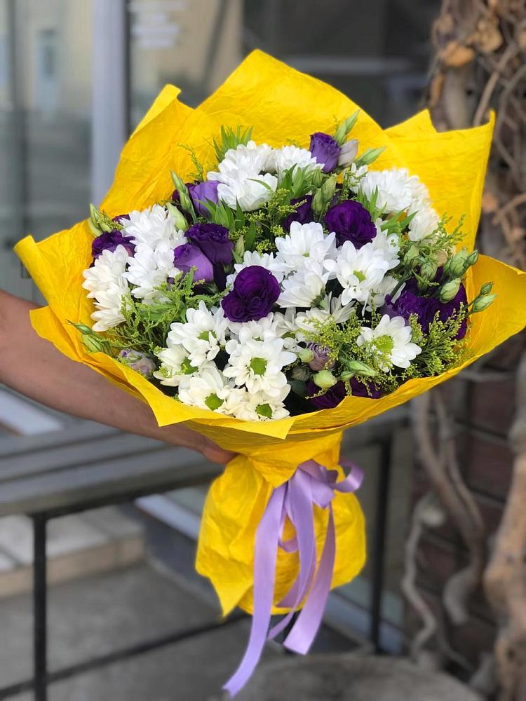 Букет цветов из: Ирисы, Хризантемы и Ромашки в Каменецкий