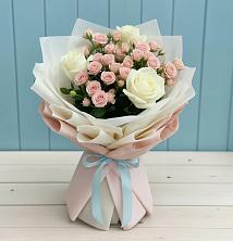 Букет цветов из:  Розы в Каменецкий