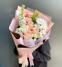 Букет цветов из:  Хризантемы и Розы в Каменецкий