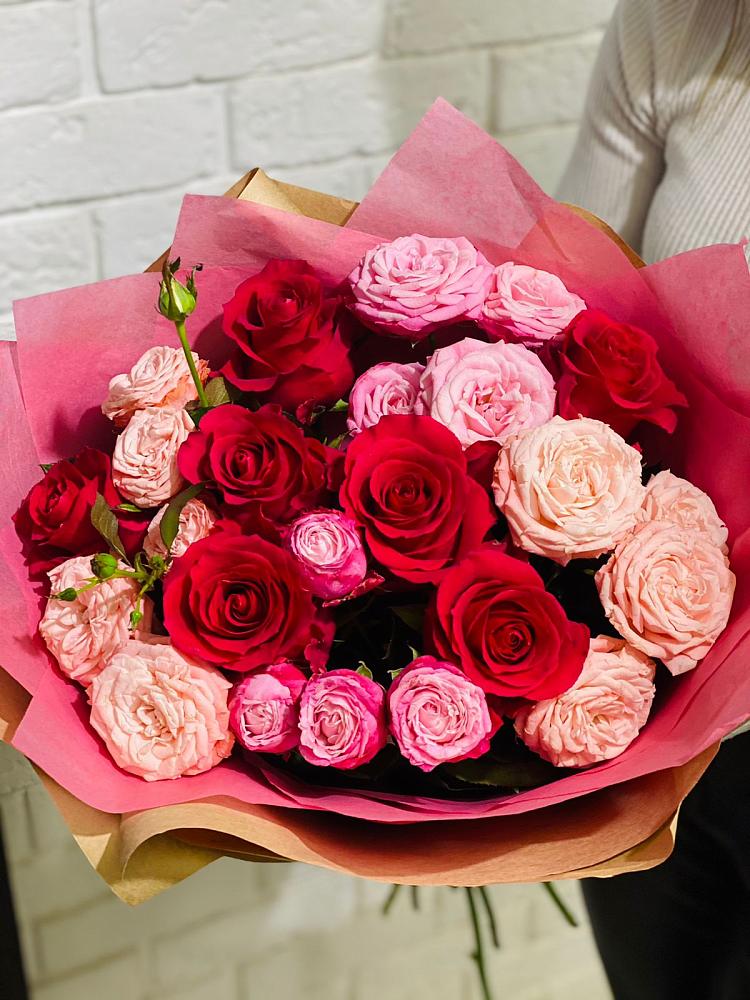 Букет цветов из: Розы в Каменецкий