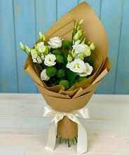 Букет цветов из:  Хризантемы и Лизиантусы #REPLACE_PRED# Каменецкий