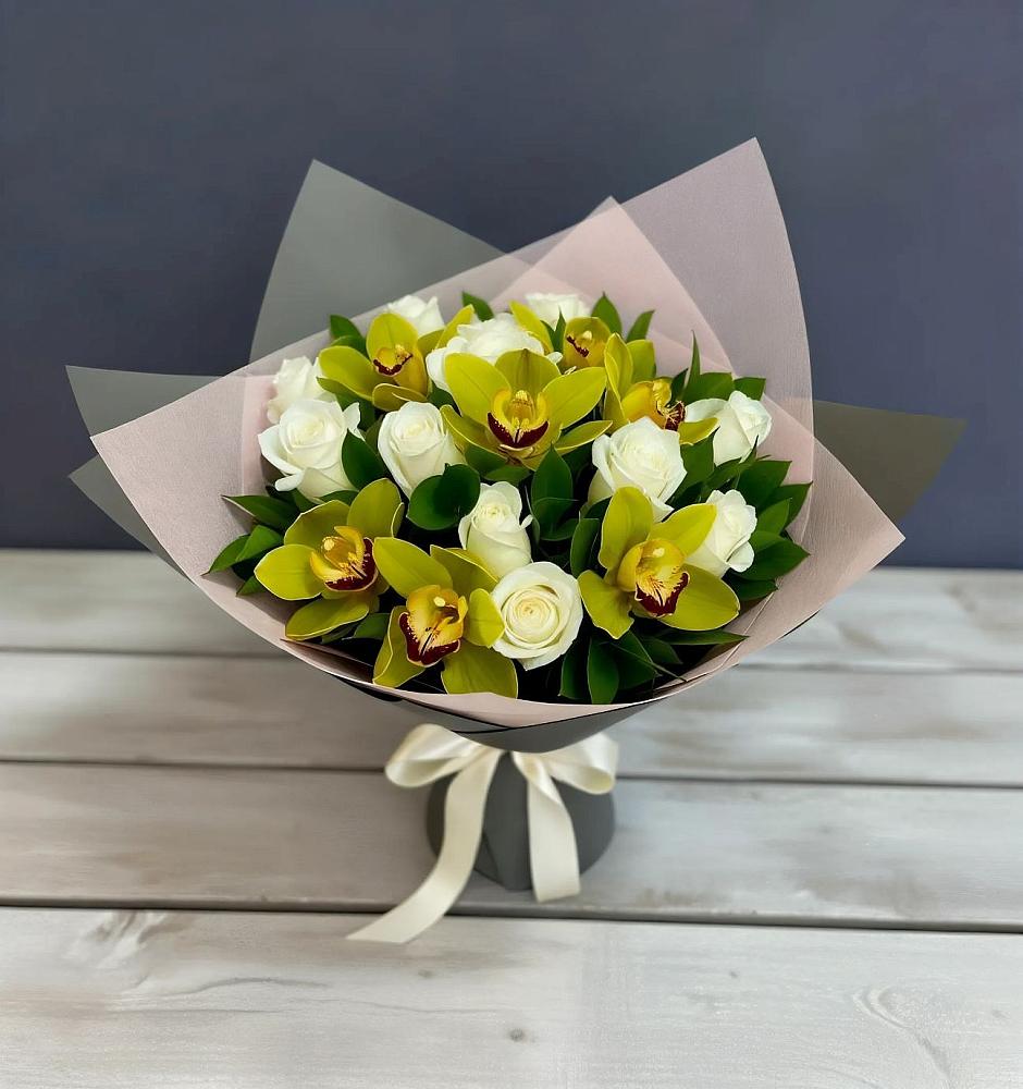 Букет цветов из: Орхидеи и Розы в Каменецкий