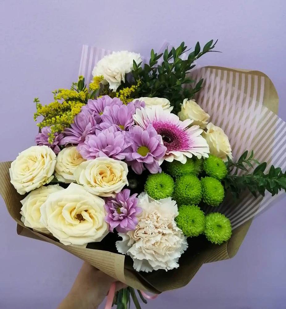 Букет цветов из: Хризантемы, Розы, Гвоздики и Герберы в Каменецкий