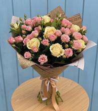 Букет цветов из:  Розы в Каменецкий