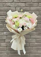 Букет цветов из:  Гвоздики, Розы, Лизиантусы и Хризантемы #REPLACE_PRED# Каменецкий
