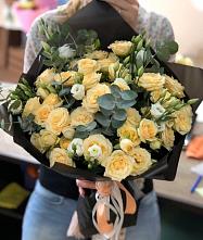 Букет цветов из:  Розы и Лизиантусы в Каменецкий