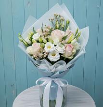 Букет цветов из:  Розы и Лизиантусы в Каменецкий