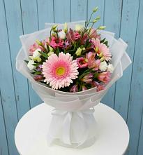 Букет цветов из:  Герберы, Альстромерии и Лизиантусы в Каменецкий