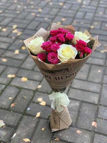 Букет цветов из: Розы в Каменецкий