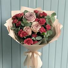 Букет цветов из:  Гвоздики и Розы в Каменецкий