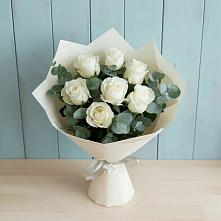 Букет Белые розы в Эвкалипте в Каменецкий