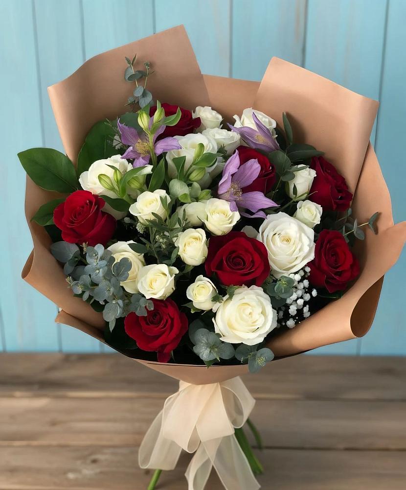 Букет цветов из: Розы и Альстромерии в Каменецкий