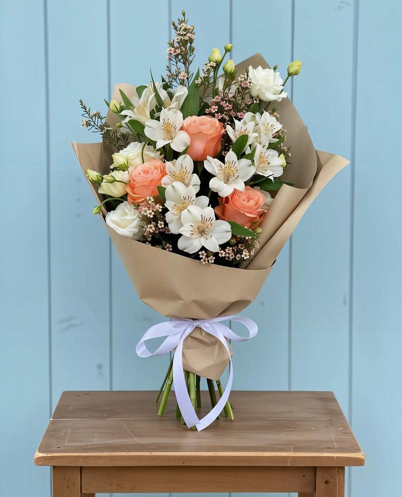 Букет цветов из: Альстромерии, Лизиантусы, Розы и Хризантемы в Каменецкий