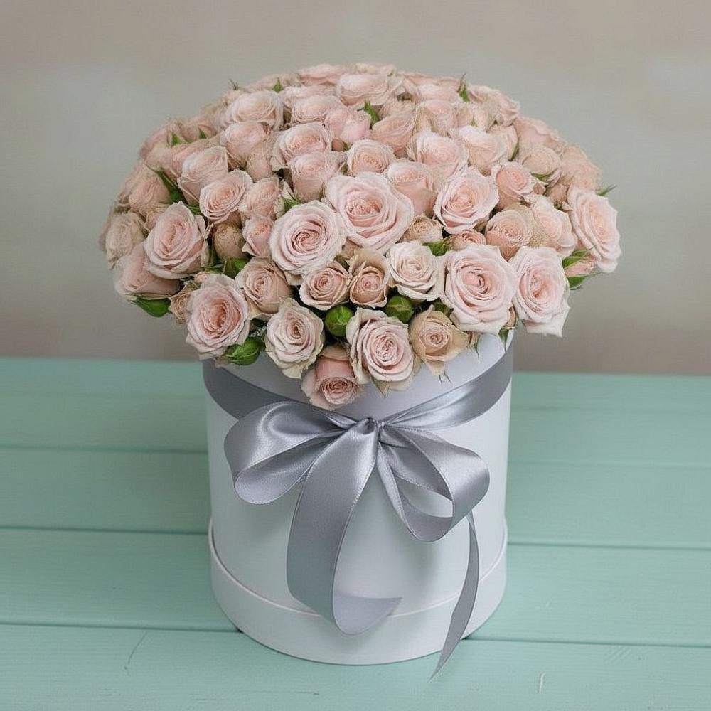 Цветочная композиция из Розы в шляпной коробке в Каменецкий